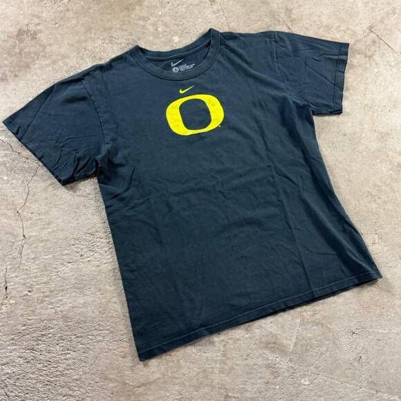 Black Nike Oregon Ducks Graphic Logo T-Shirt - Picture 5 of 8